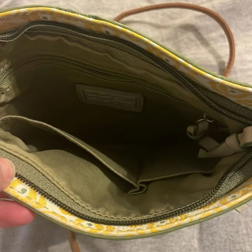 RARE Fossil crossbody purse with butterfly detail. - Picture 5 of 6